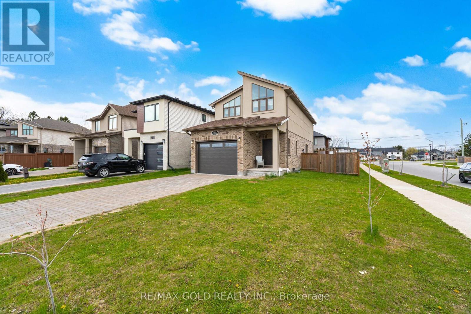 2439 DAISY BEND - 2