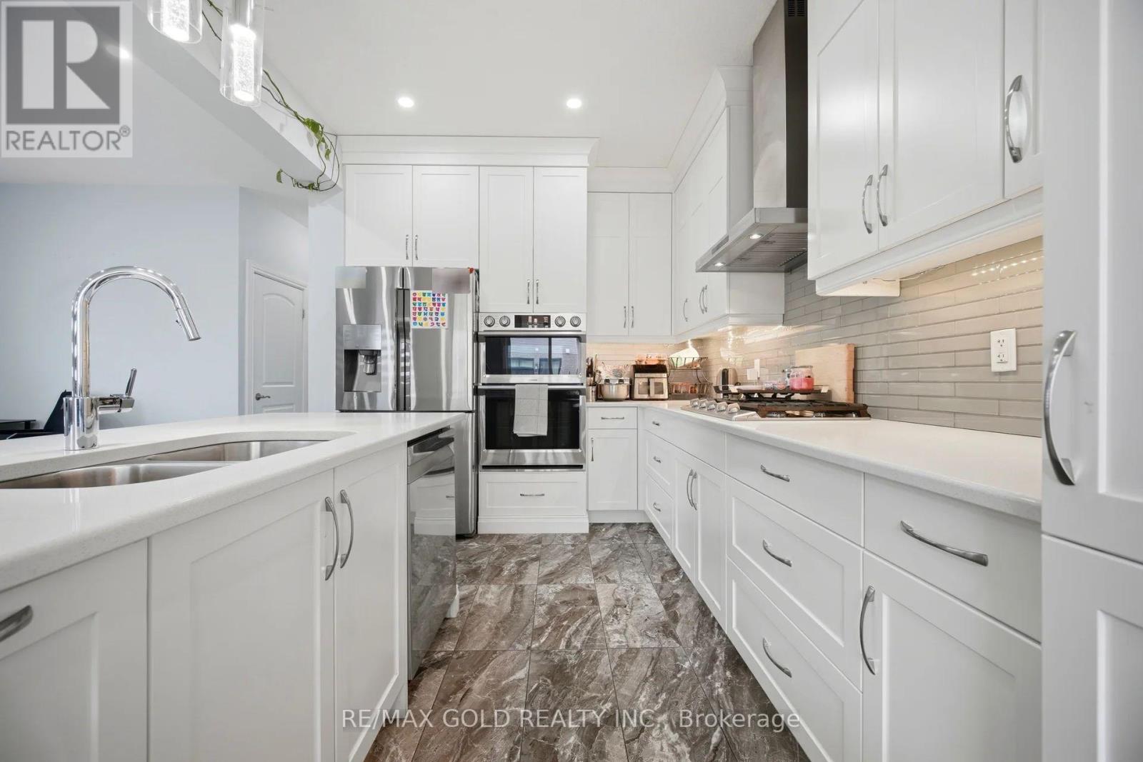 2439 DAISY BEND - 9