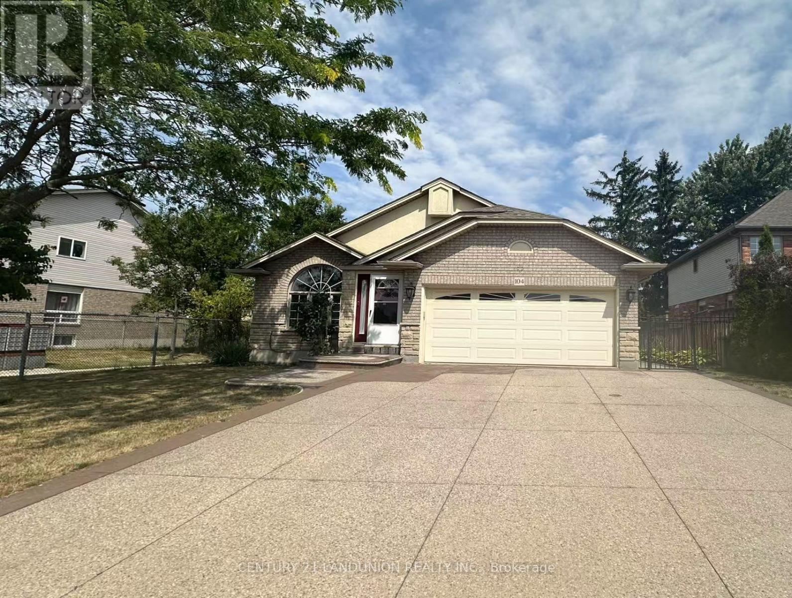 Photo of 104 Hepburn Crescent
