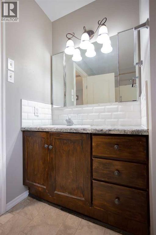 518 3 Street - 18