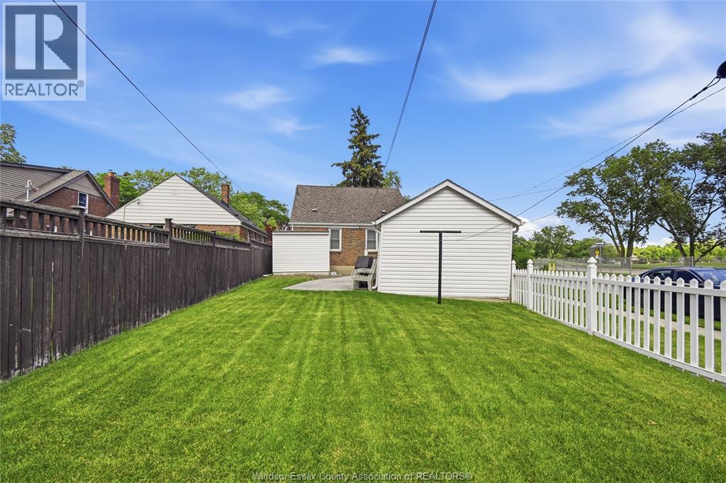 889 PATRICE DRIVE - 32