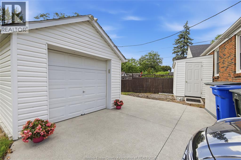 889 PATRICE DRIVE - 29