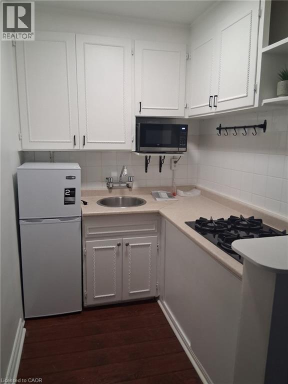 #104 60 ROBINSON Street - 18