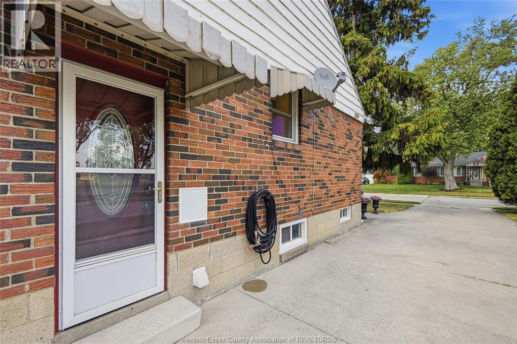 889 PATRICE DRIVE - 4