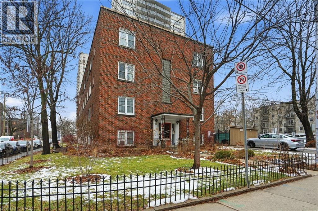#104 60 ROBINSON Street - 5