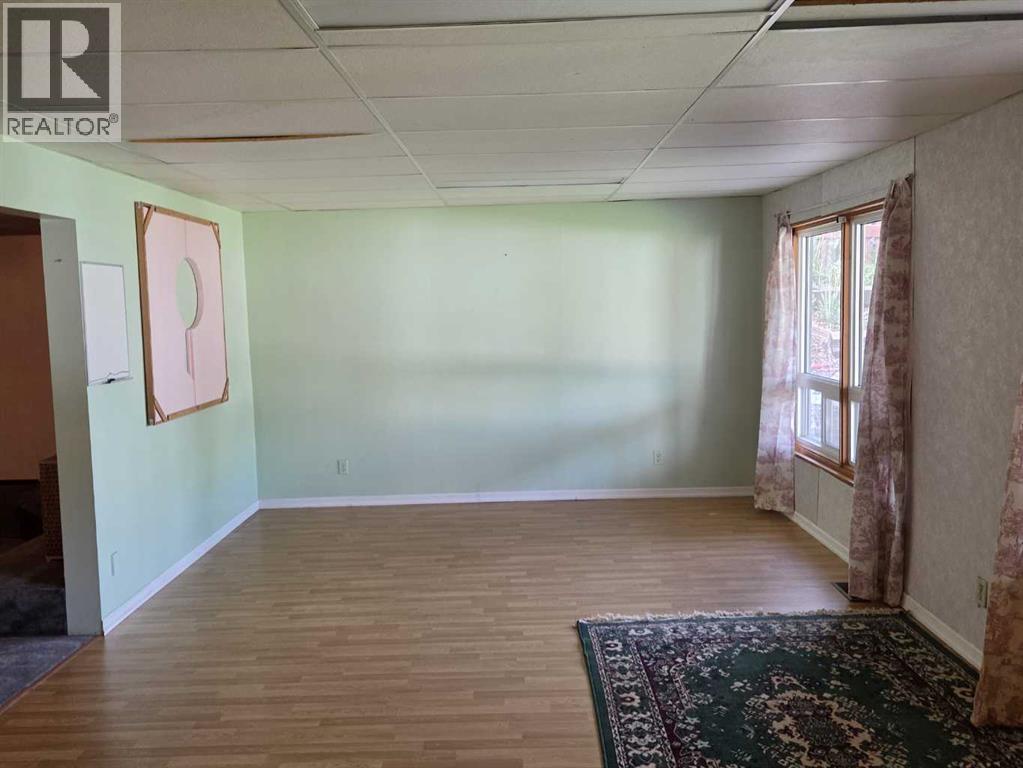 5039 56 Street E - 25