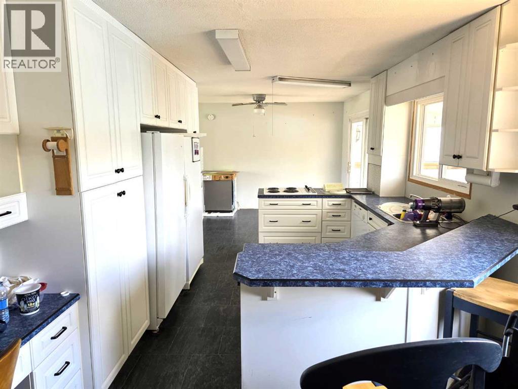 5039 56 Street E - 12