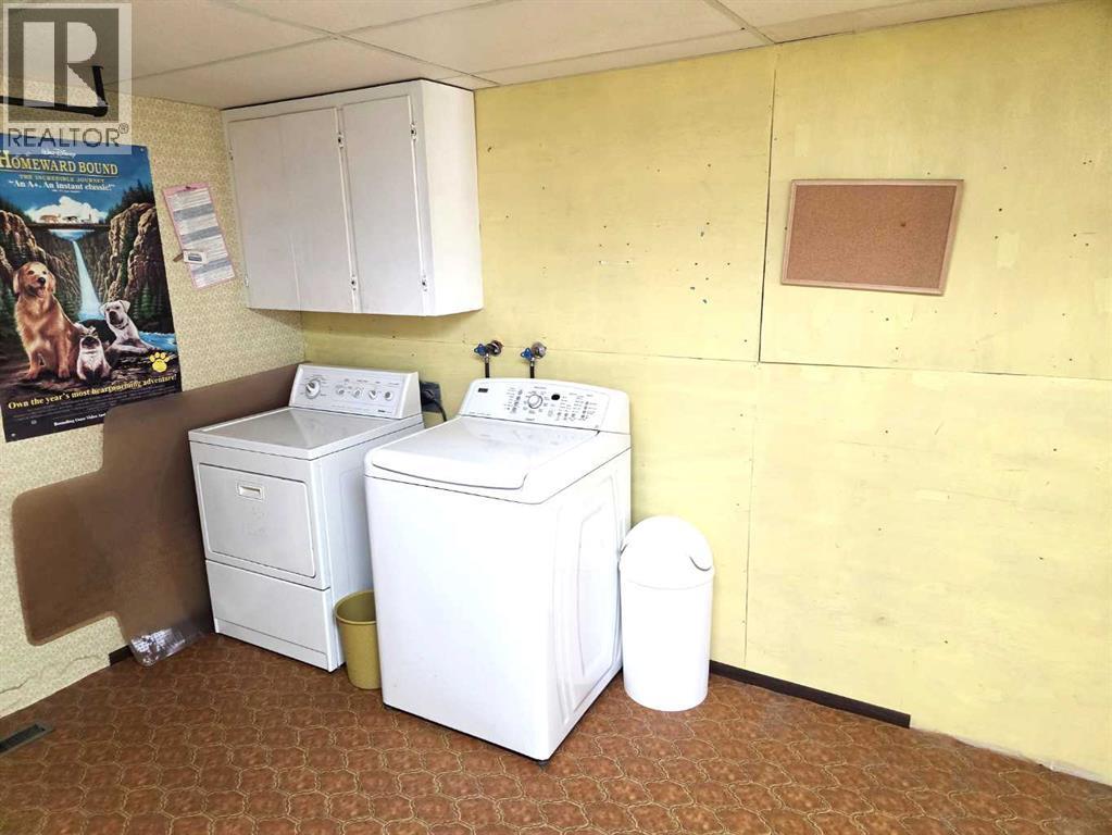 5039 56 Street E - 34
