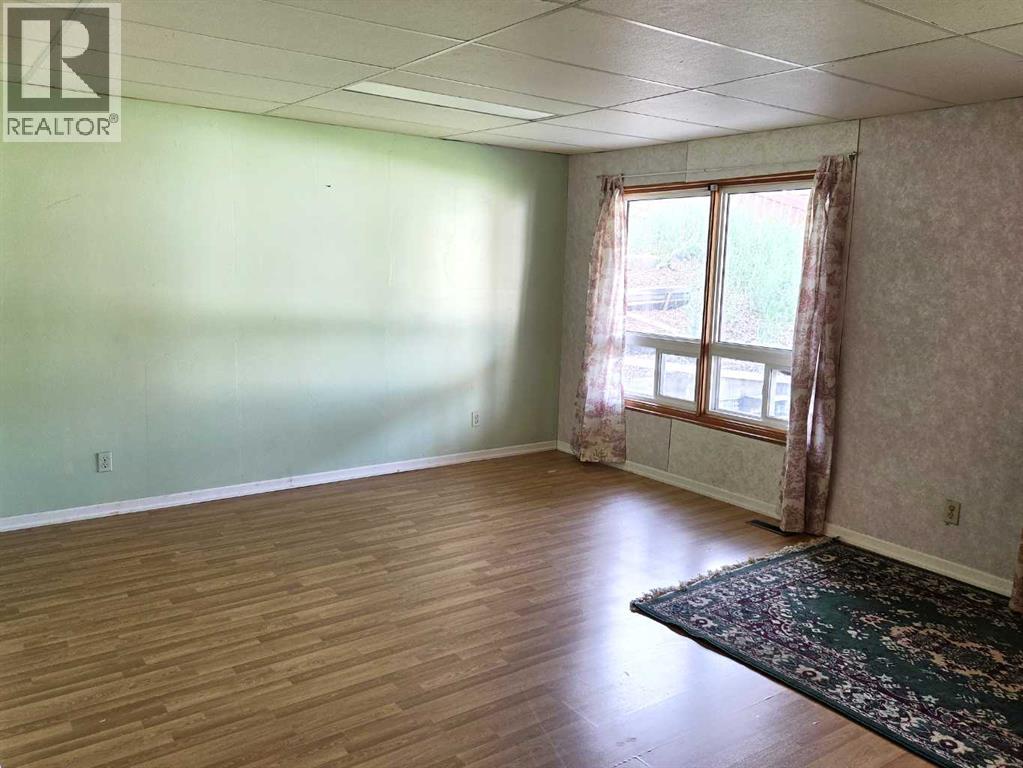 5039 56 Street E - 28