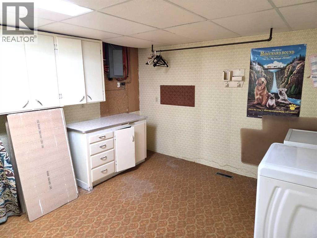 5039 56 Street E - 33