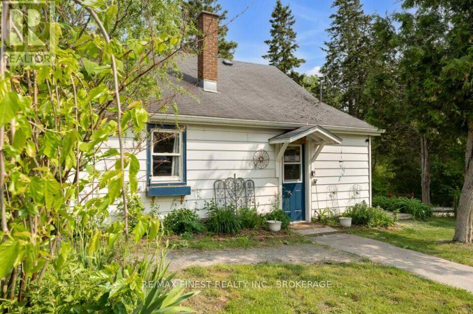 21 FURLONG ROAD - 5