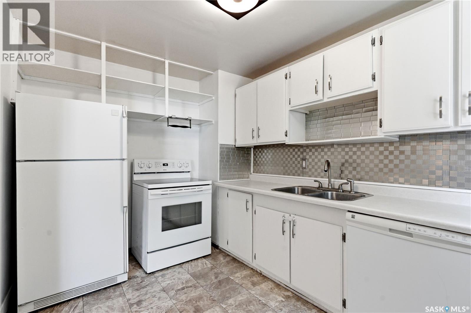 927 4th AVENUE N - 12