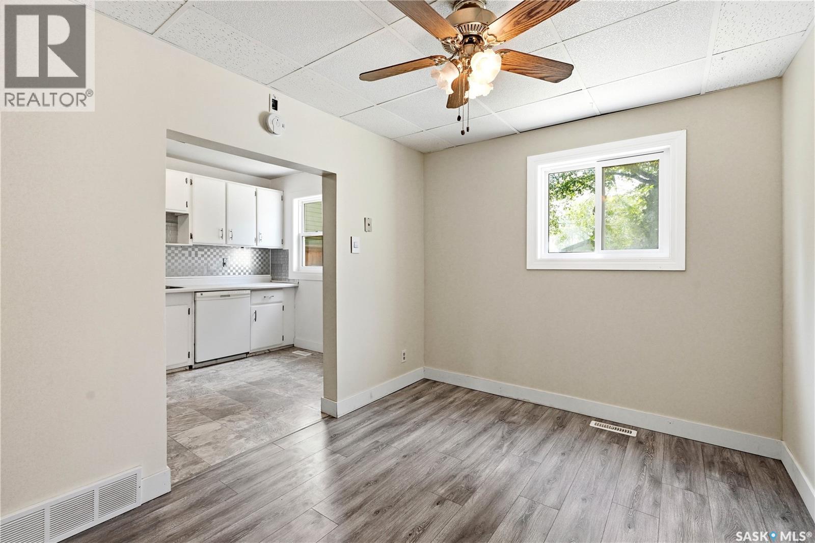 927 4th AVENUE N - Image 15