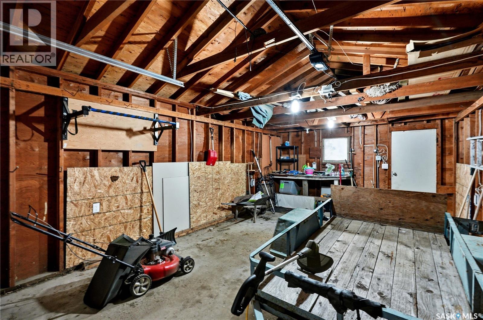 927 4th AVENUE N - Image 26