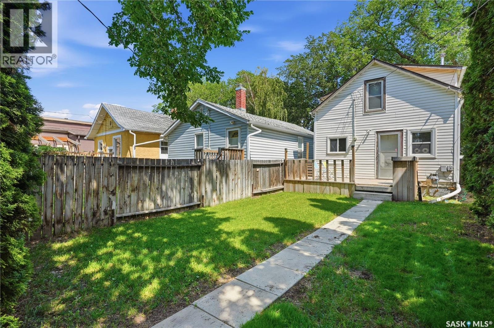 927 4th AVENUE N - 3