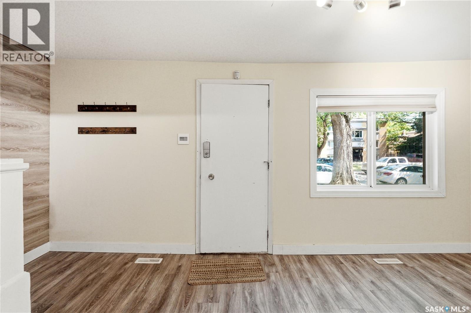 927 4th AVENUE N - Image 8