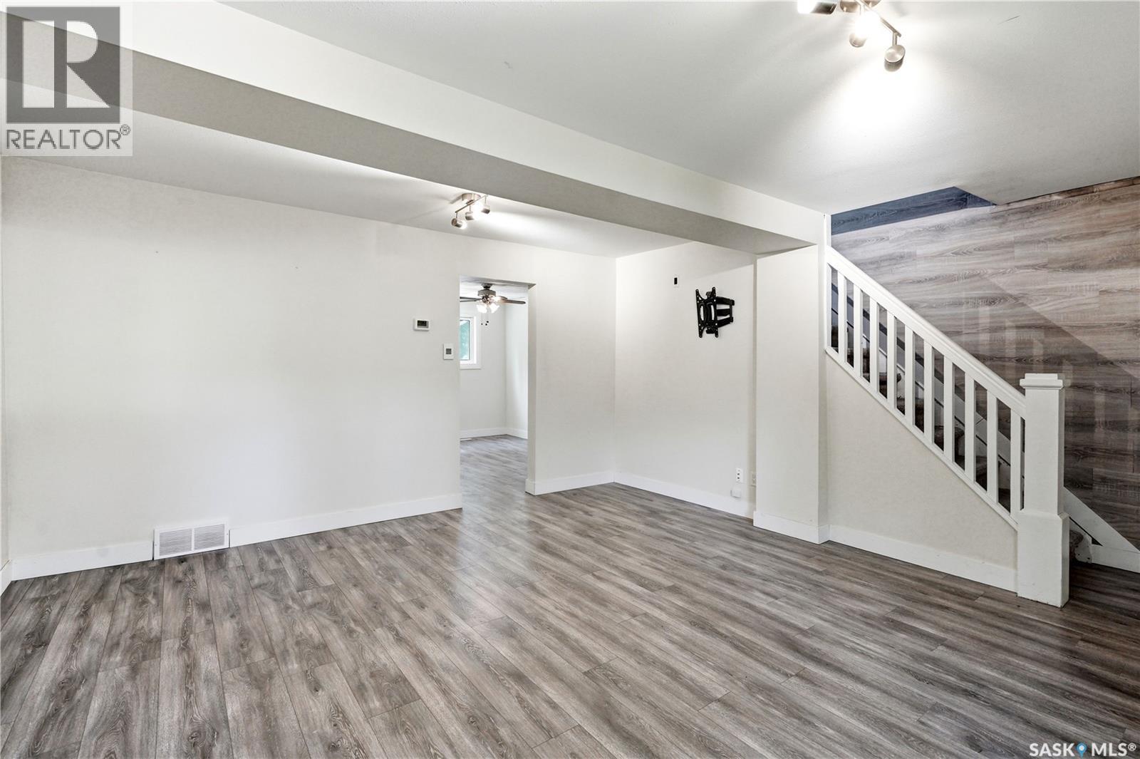 927 4th AVENUE N - Image 9