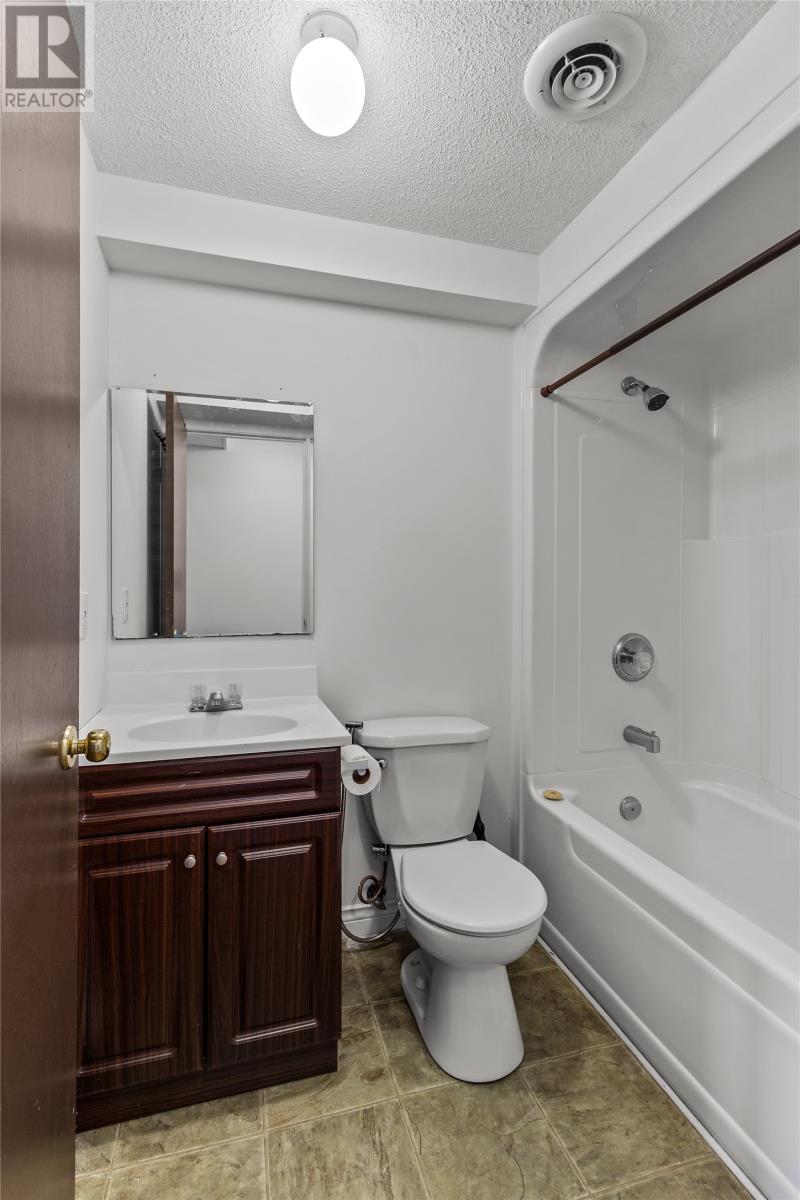 32 Penney Crescent - 30