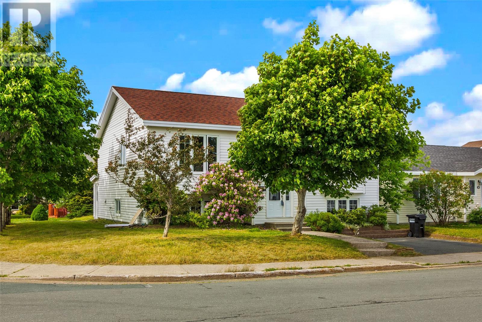 32 Penney Crescent - 32