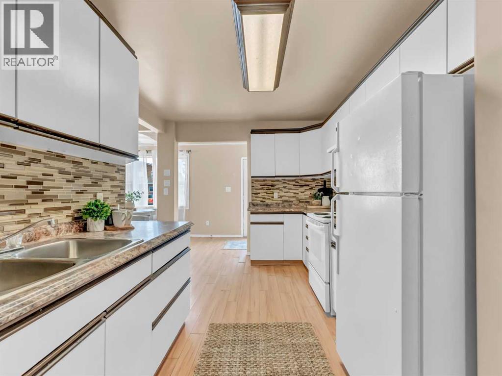 309 1 Street NW - 11