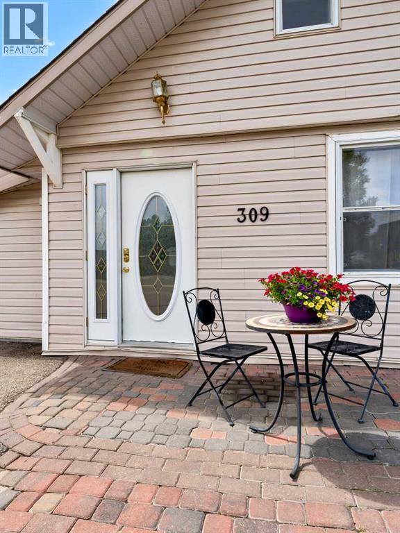 309 1 Street NW - 4