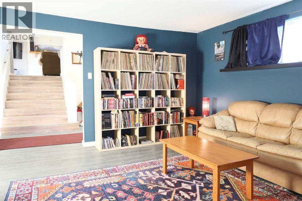 771 Dundas Street - 24