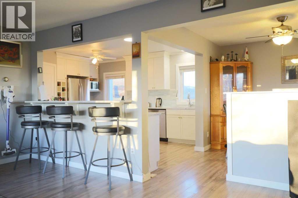 771 Dundas Street - 12