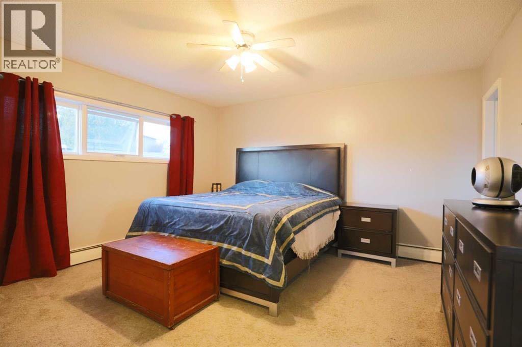 771 Dundas Street - 18