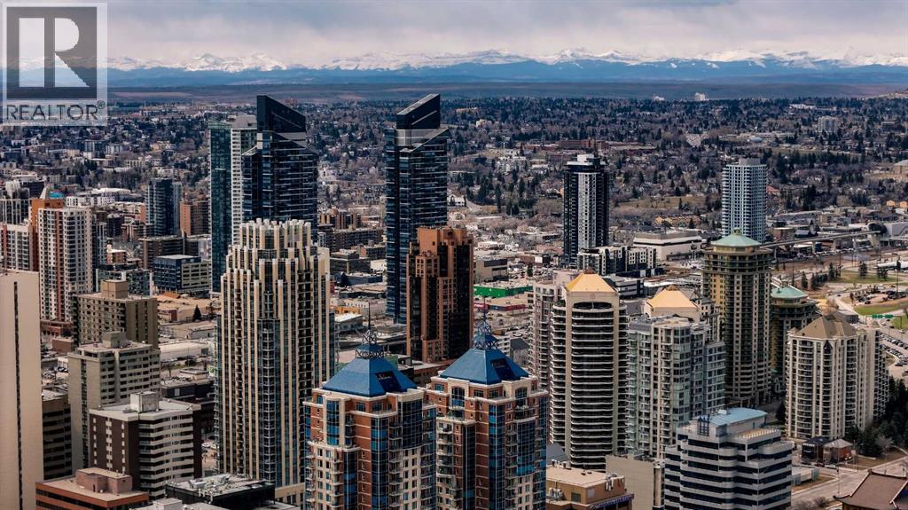 #2402 910 5 Avenue SW - 2