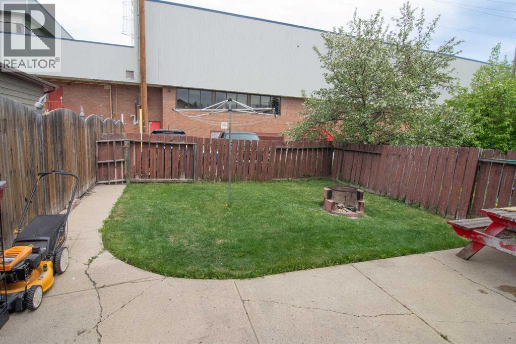 5502 Temple Road NE - 5