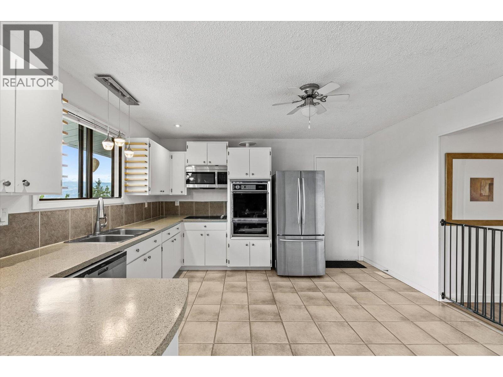 3273 McLeod Road - 21