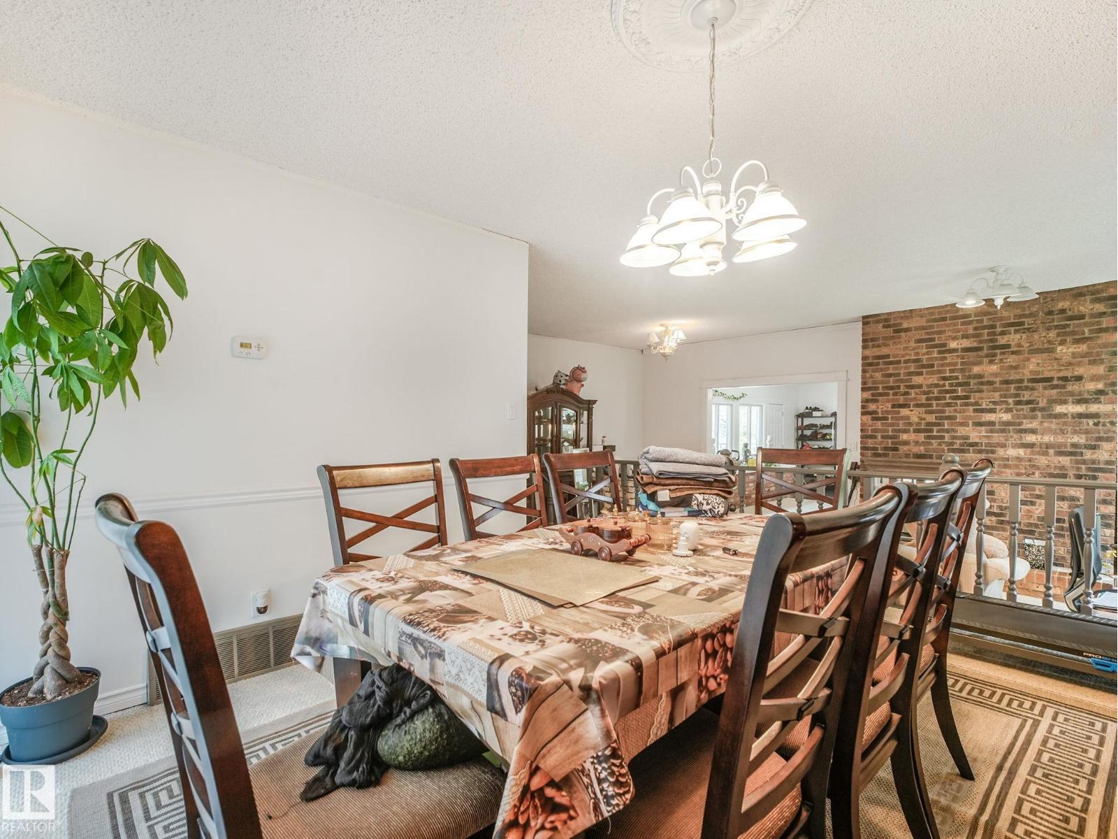 10912 5 AV SW SW - 47