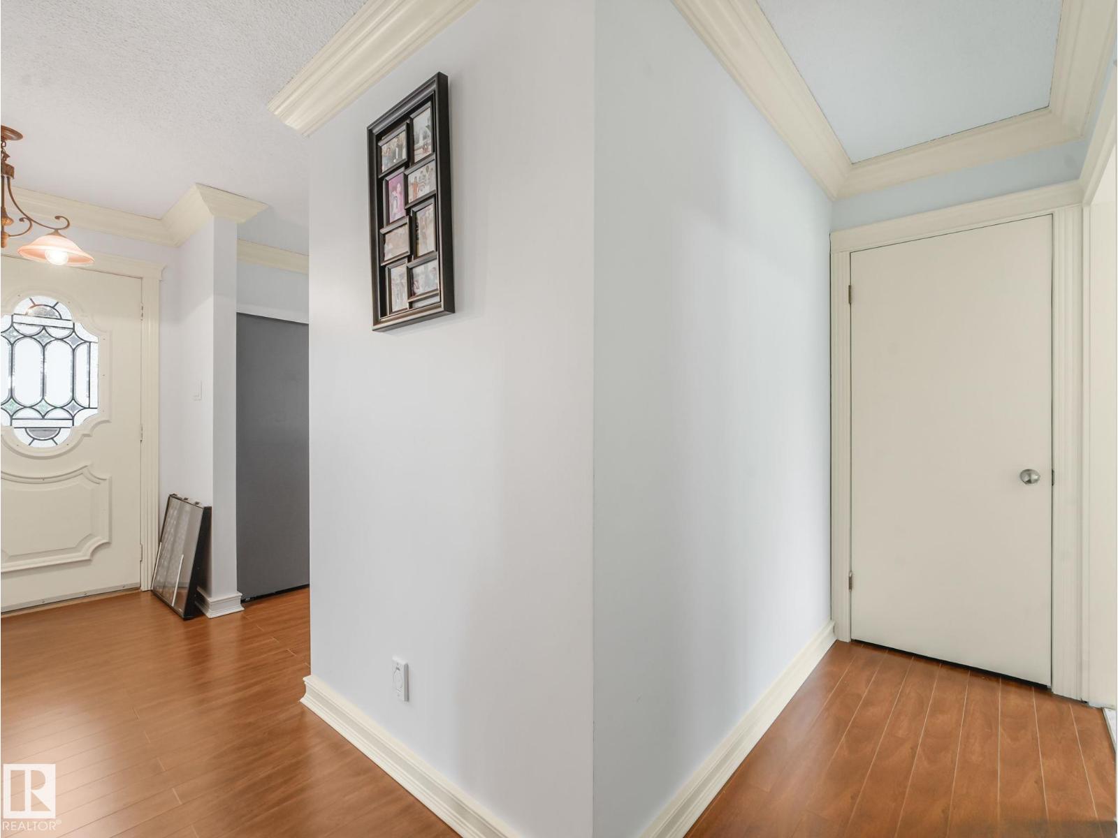 10912 5 AV SW SW - 31