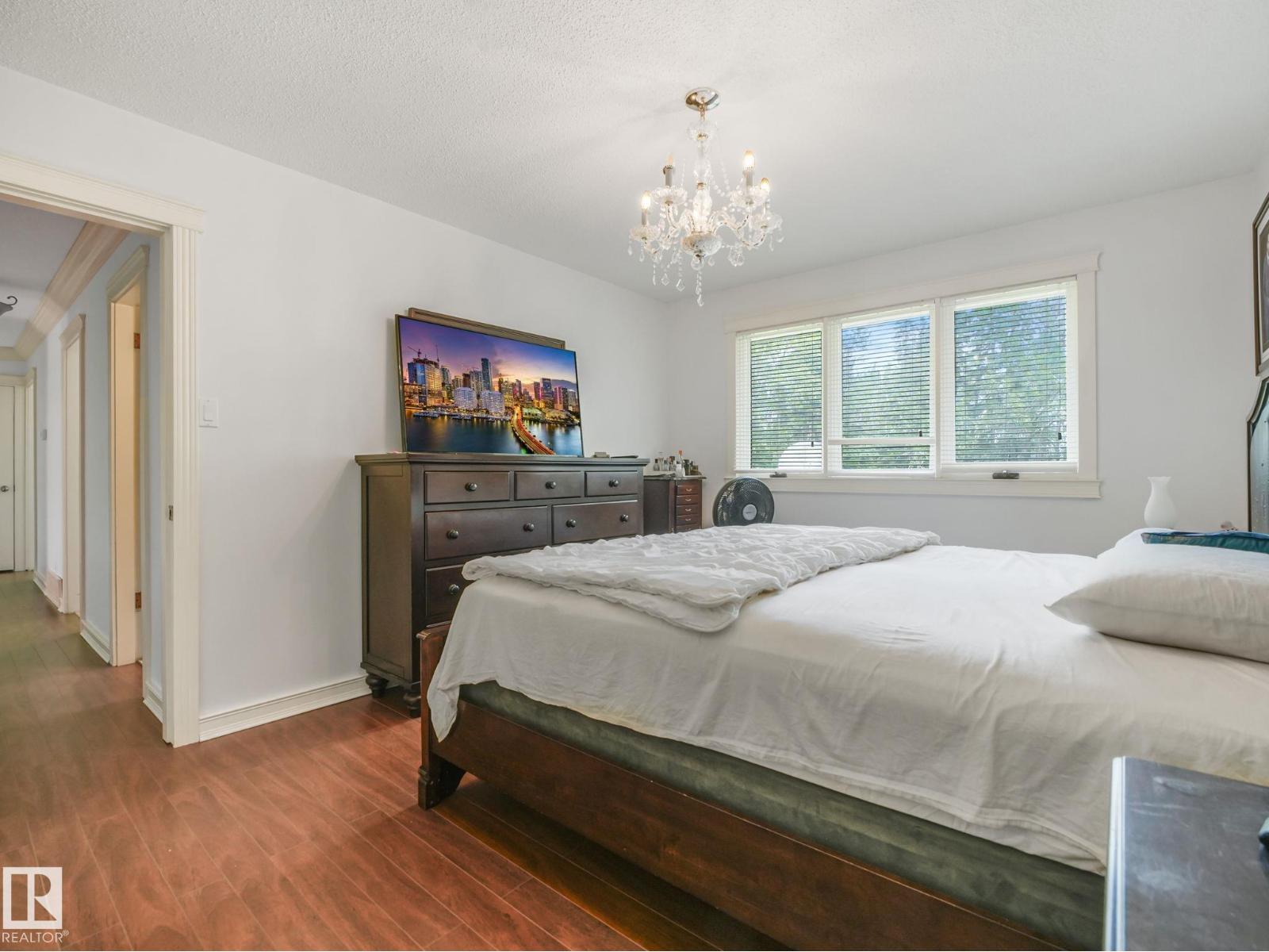 10912 5 AV SW SW - Image 59