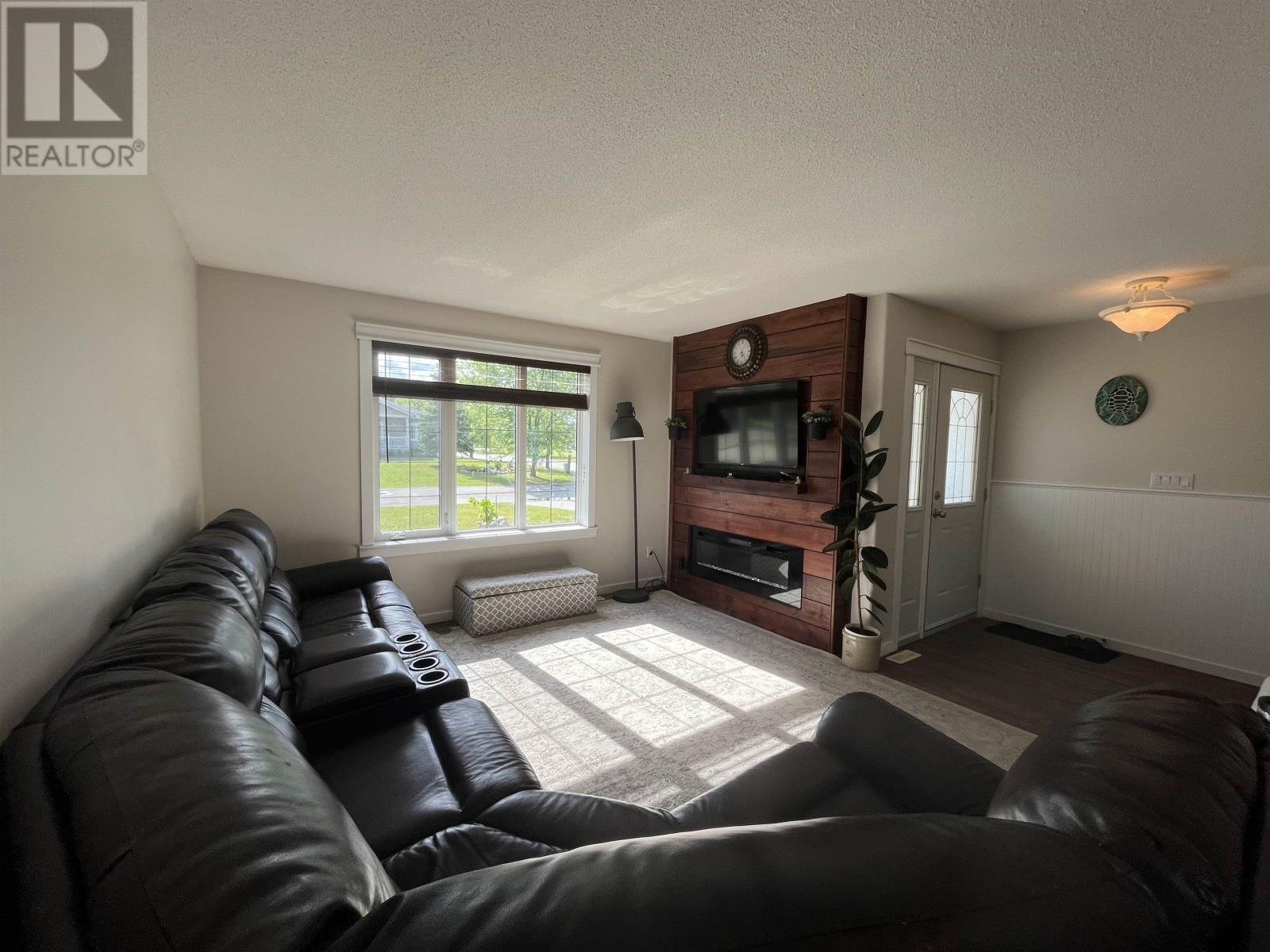 8 Maple Place - 14
