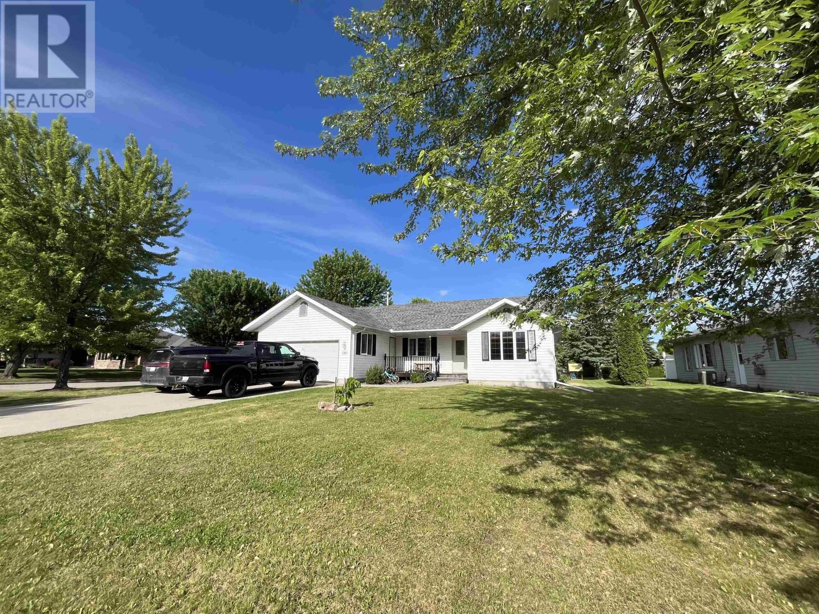 8 Maple Place - 1