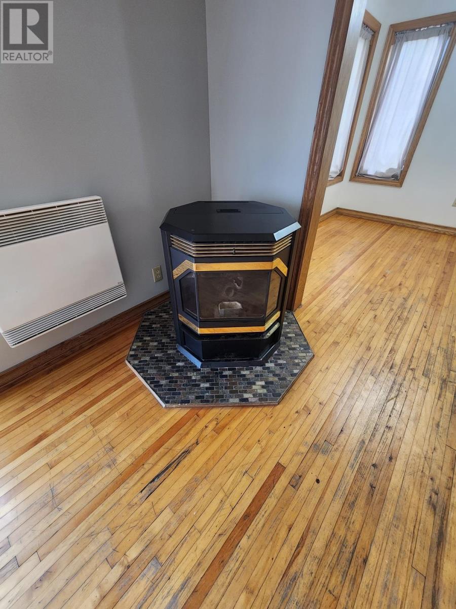 58 LAURIER AVE - 23