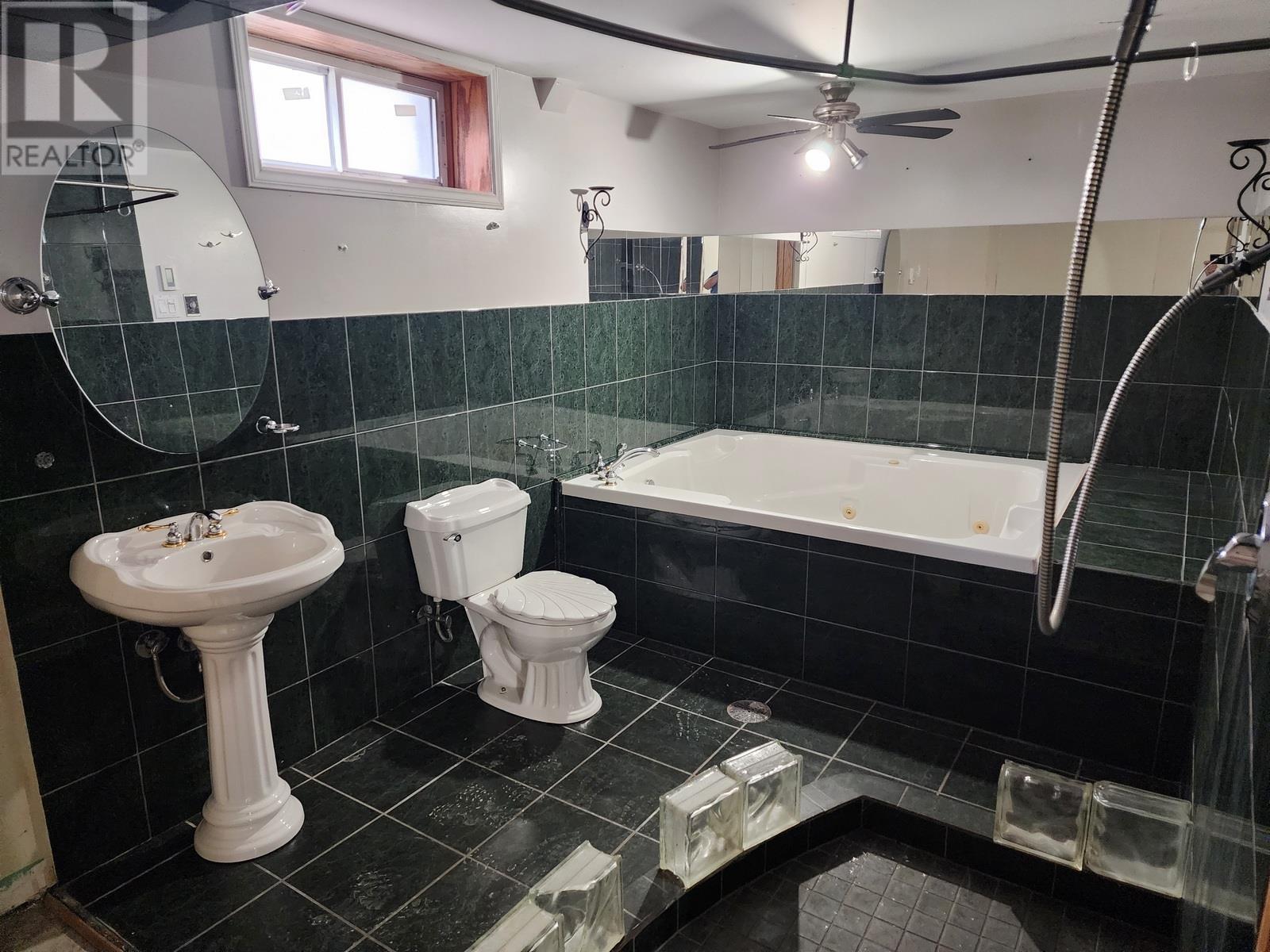 58 LAURIER AVE - 38