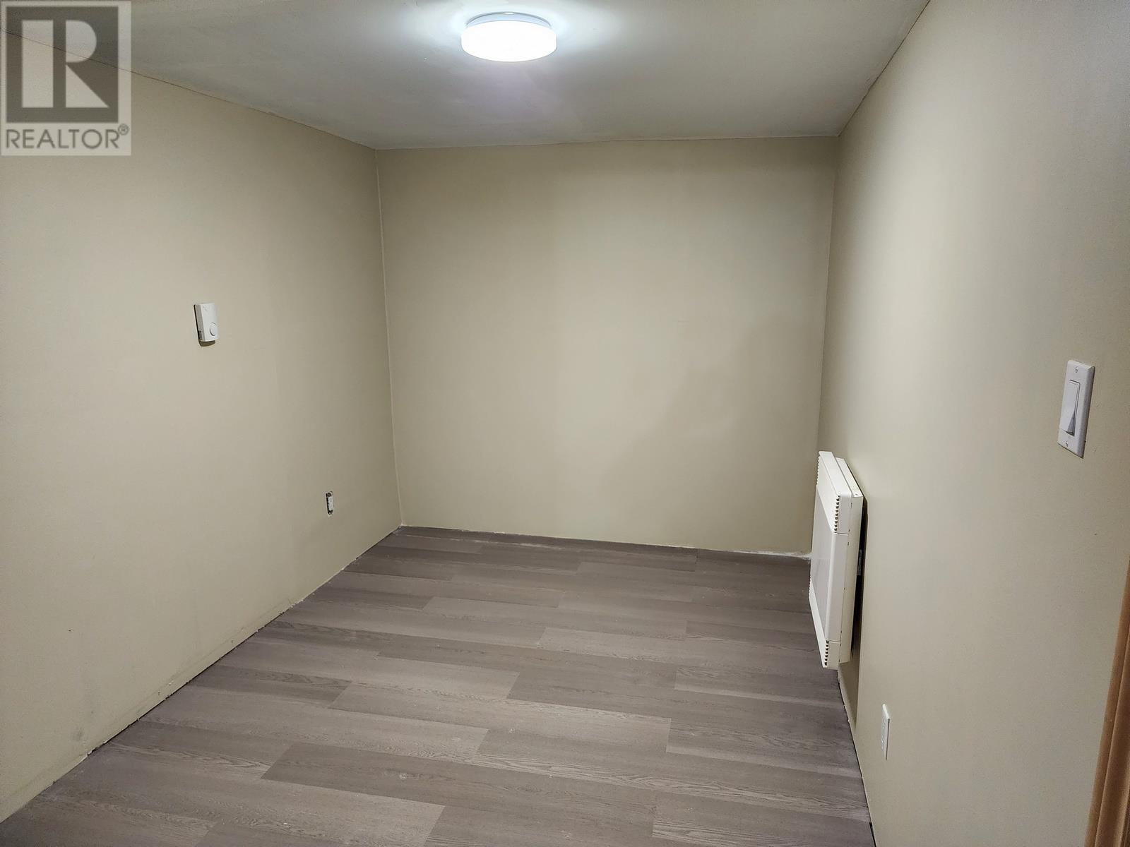 58 LAURIER AVE - 42