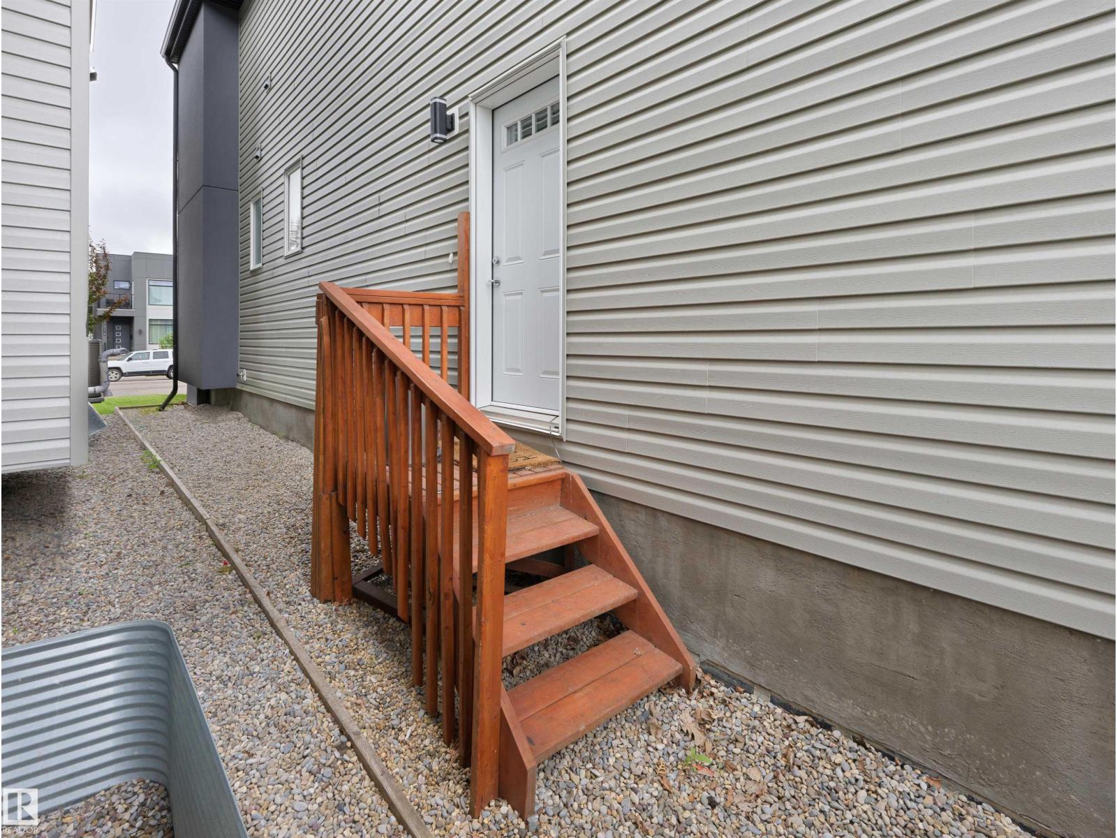 9313 152 ST NW - 32