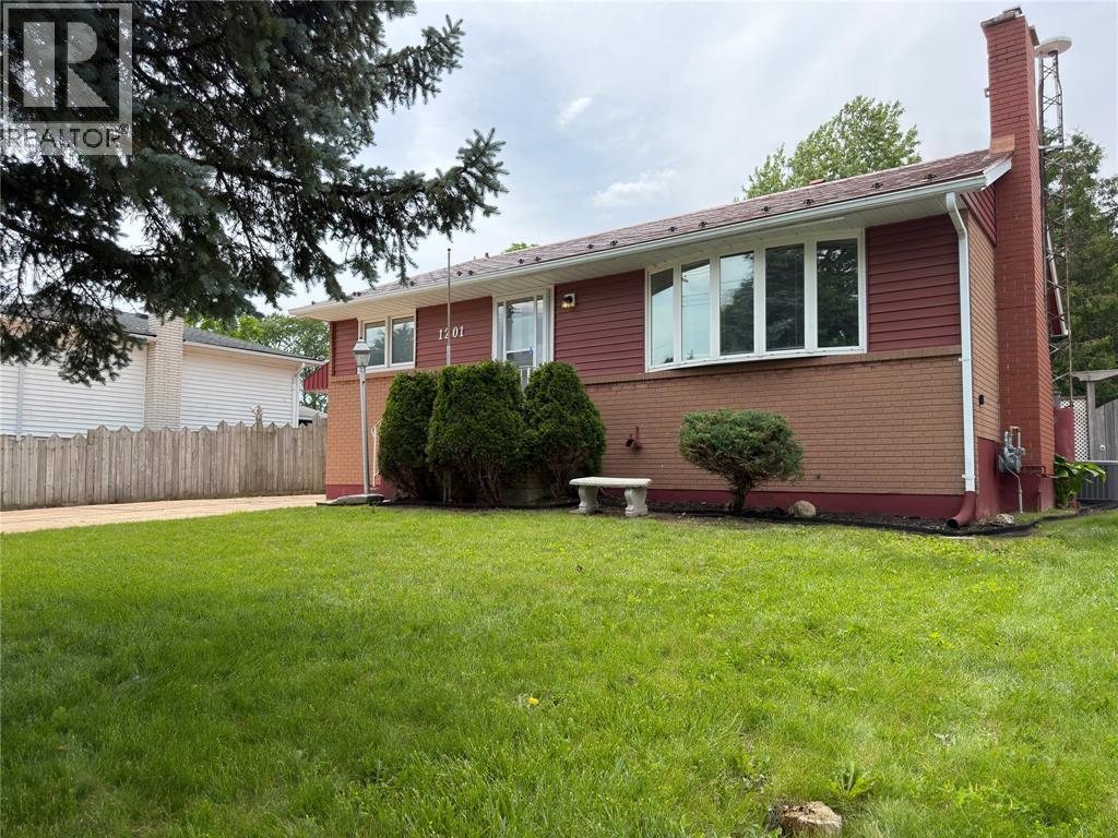 1201 GIFFEL ROAD, Sarnia — photo 2