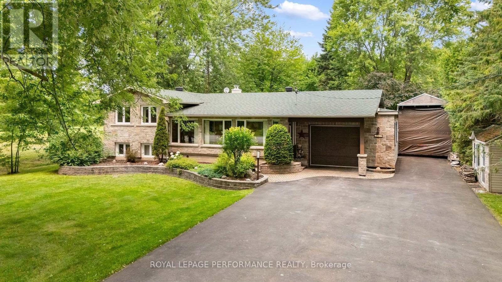 828 PRINCIPALE STREET - 2