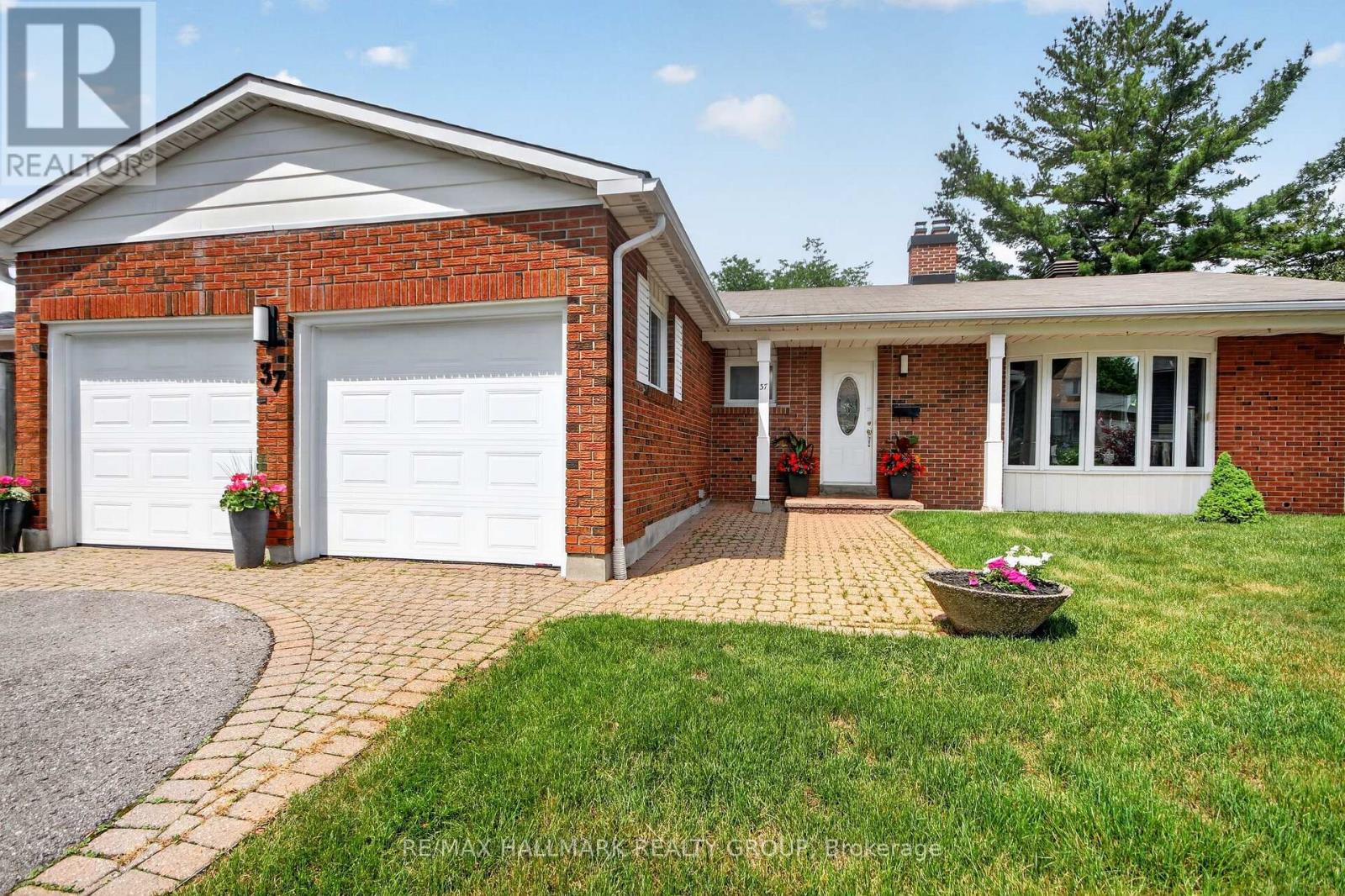 37 PARKWOOD CRESCENT - 1