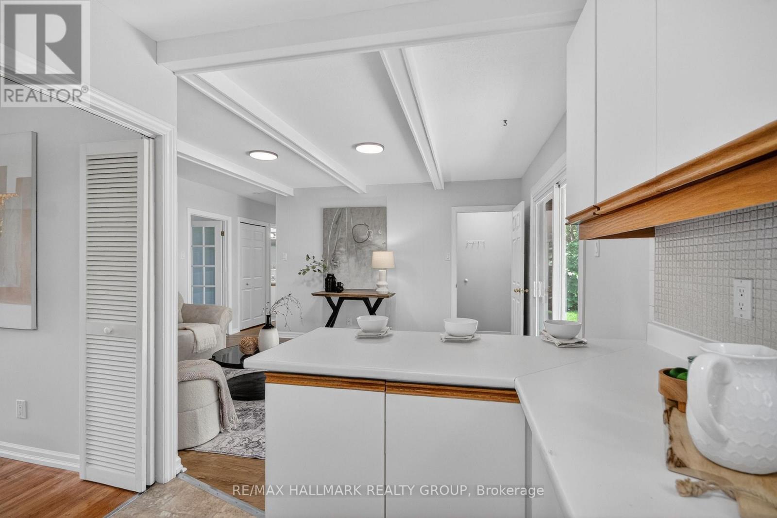 37 PARKWOOD CRESCENT - 11