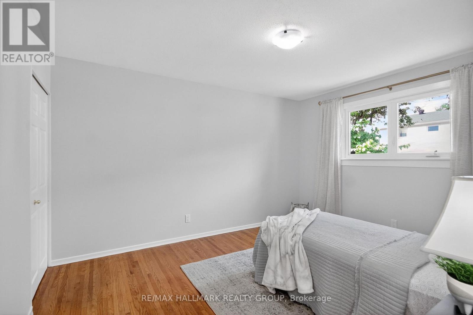 37 PARKWOOD CRESCENT - 19