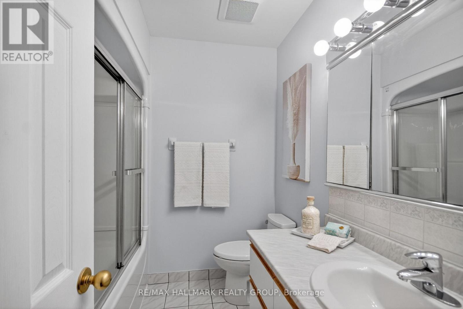 37 PARKWOOD CRESCENT - 23