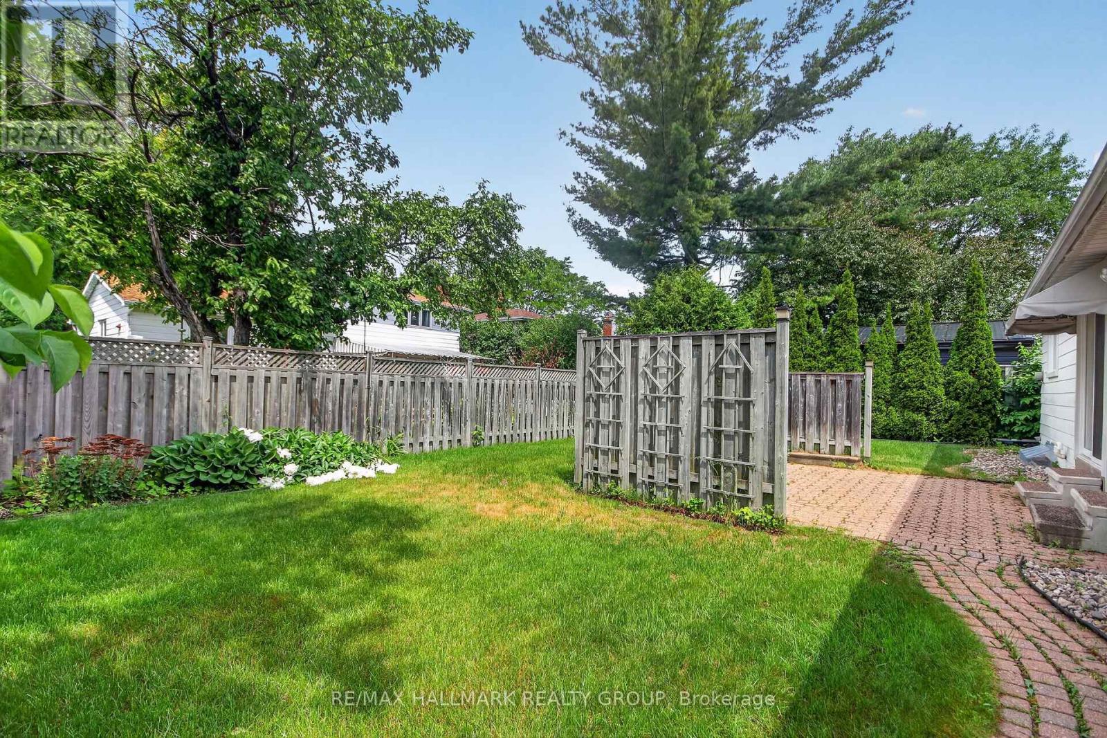 37 PARKWOOD CRESCENT - 30