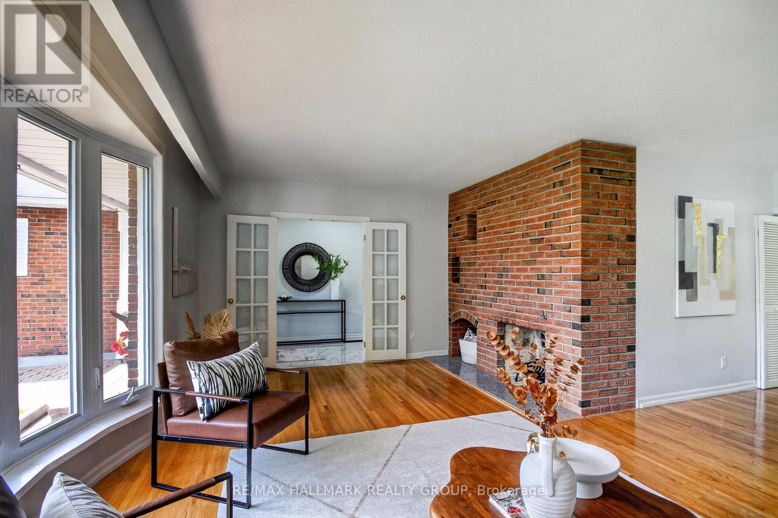 37 PARKWOOD CRESCENT - 6