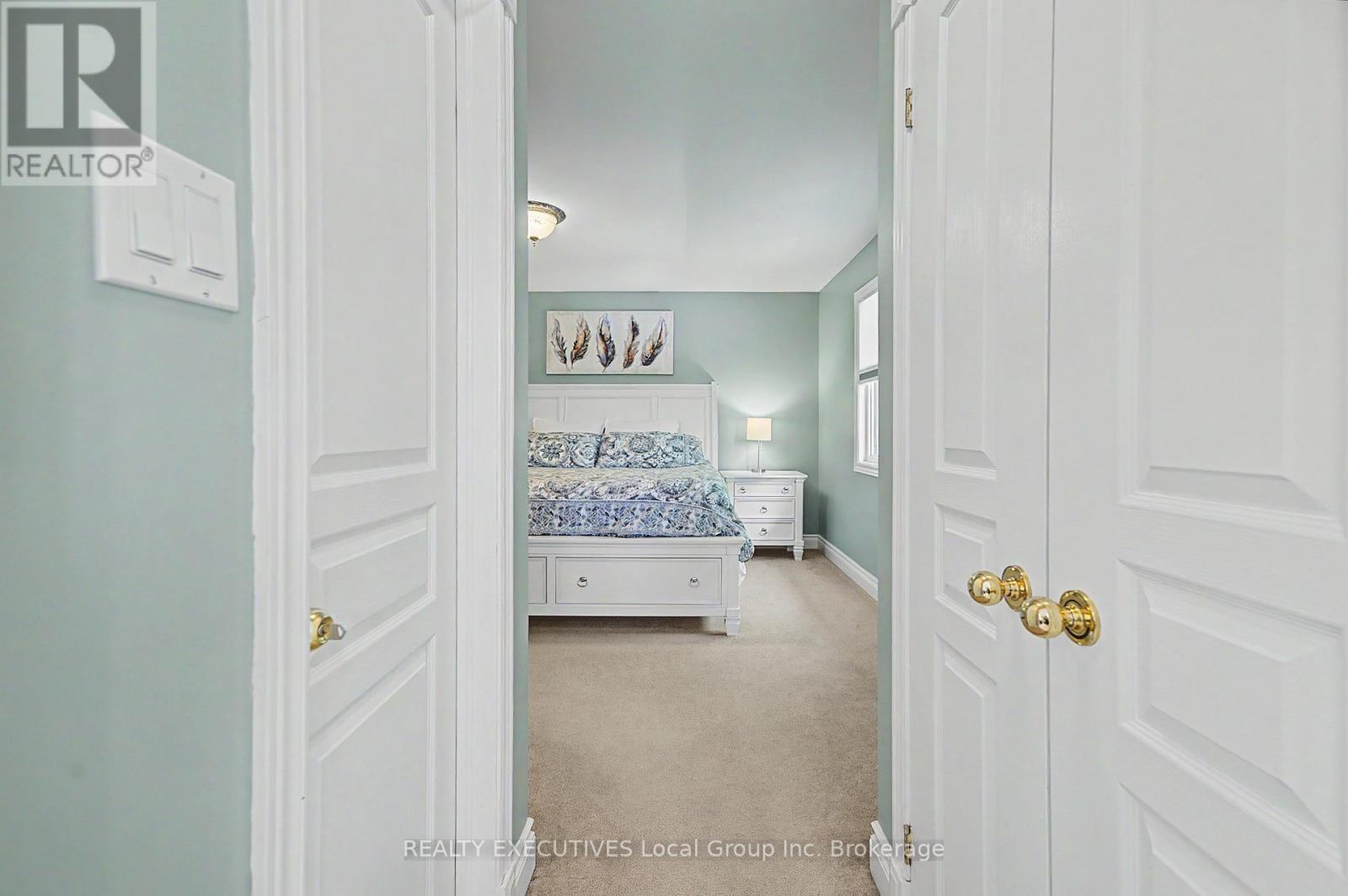 16 VERMONT CRESCENT - Image 23
