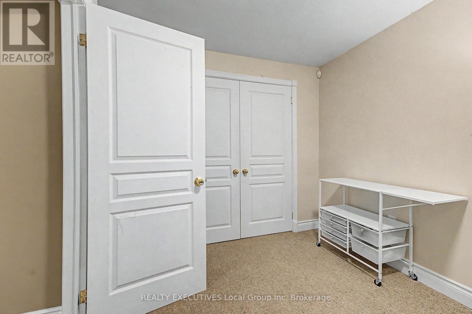 16 VERMONT CRESCENT - Image 36